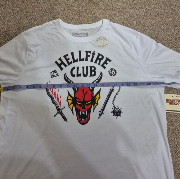 Stranger Things Hellfire Club White T-Shirt Adult Unisex Size XL NWT - Picture 5 of 7